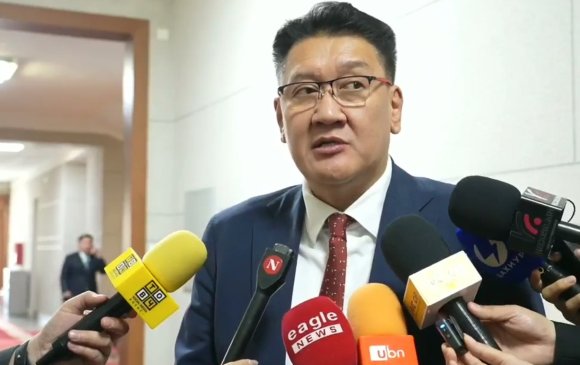 Б.Жавхлан: Төсвийг нураах шахам саналыг Х.Ганхуяг амжилттай авч гарсан